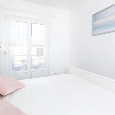 Brand New Apartments Viktorija Just 250M From The Beach! Krk Town Exterior photo