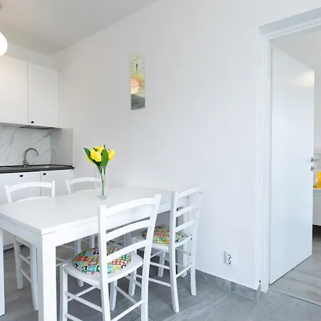 Brand New Apartments Viktorija Just 250M From The Beach! Krk Town Exterior photo