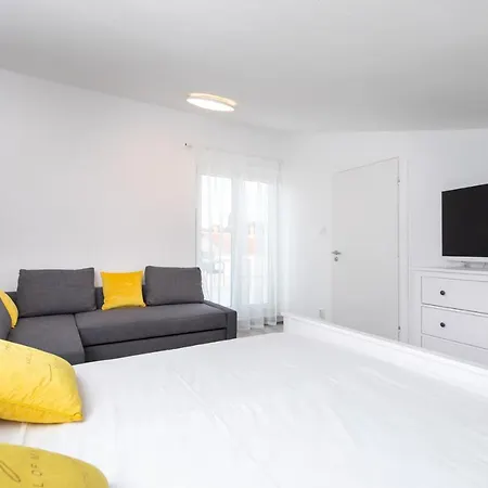 Brand New Apartments Viktorija Just 250M From The Beach! Krk Town Exterior photo