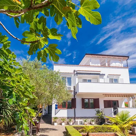 Brand New Apartments Viktorija Just 250M From The Beach! Krk Town Exterior photo